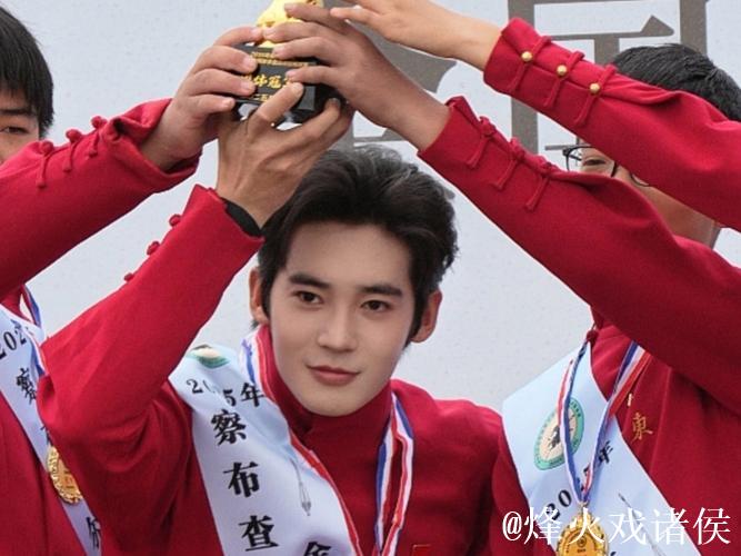 于适携手浪琴荣膺荣耀头衔，助力骑射赛事推广